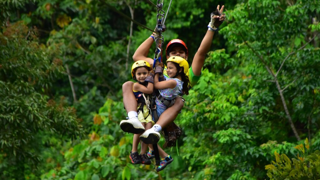 Best experiences in Costa Rica with kids - Ziplining